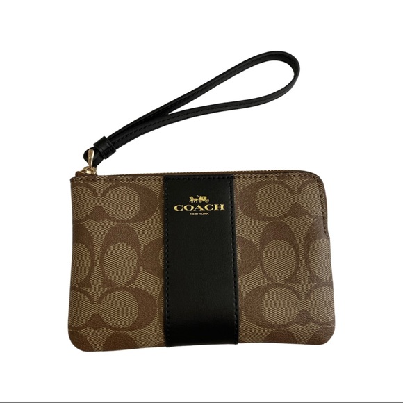 Coach Wristlet 🤎